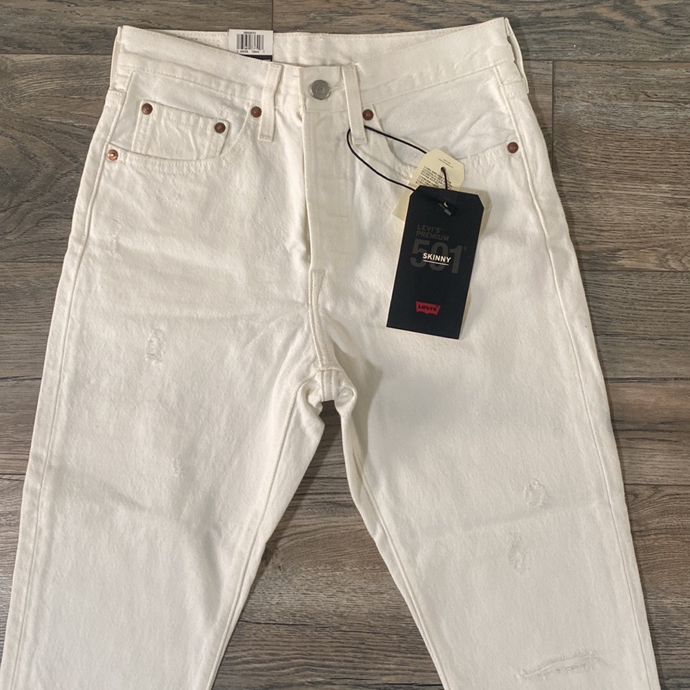 NWT 501 Levi’s white jeans. - Picture 2 of 16